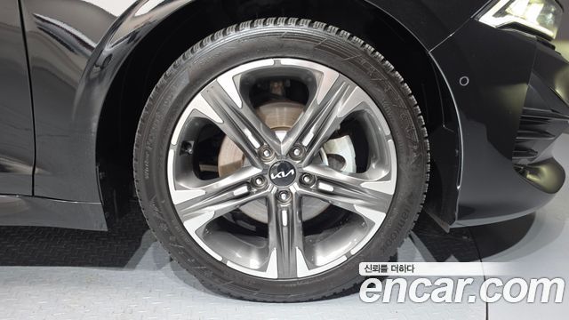 Kia K5 (III) 2.0 Signature 2023 — фото 27