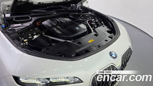 BMW 7 Series (G70) 750e xDrive Design Pure Excellence 2023 — фото 6