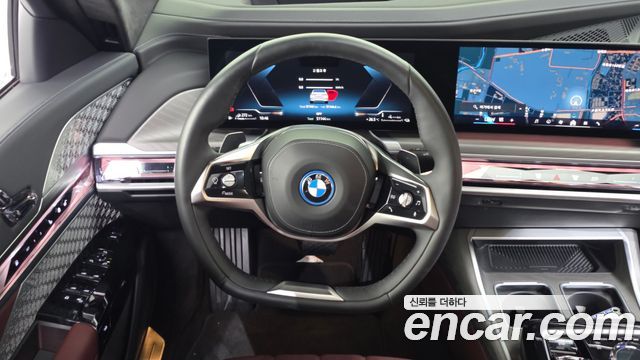 BMW 7 Series (G70) 750e xDrive Design Pure Excellence 2023 — фото 17