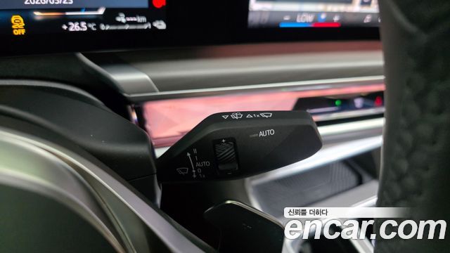 BMW 7 Series (G70) 750e xDrive Design Pure Excellence 2023 — фото 36