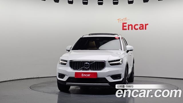 Volvo XC40 B4 Inscription 2021 — фото 3