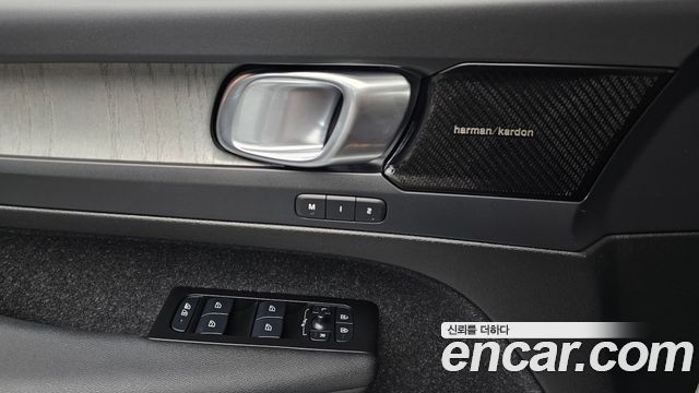 Volvo XC40 B4 Inscription 2021 — фото 13