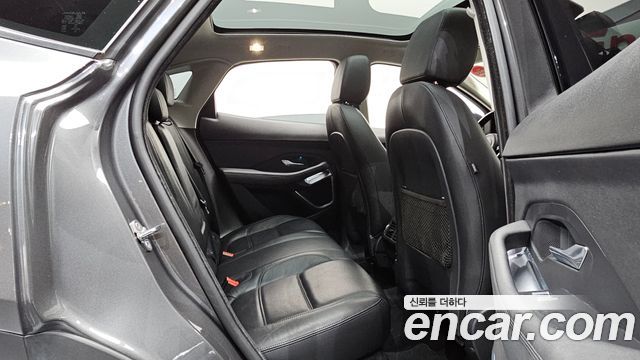 Jaguar E-PACE P250 SE 2018 — фото 15