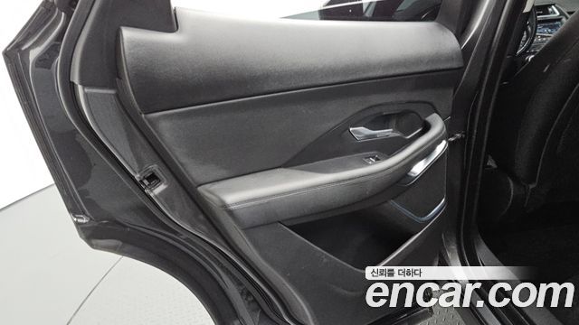 Jaguar E-PACE P250 SE 2018 — фото 31