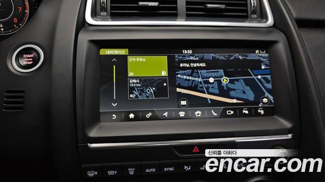 Jaguar E-PACE P250 SE 2018 — фото 34