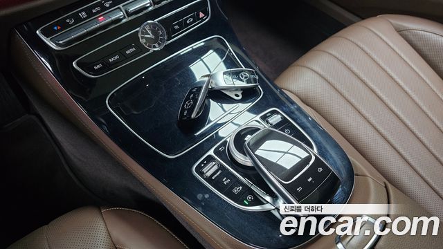 Mercedes-Benz E-Class (W213) E300 4MATIC Exclusive 2019 — фото 9