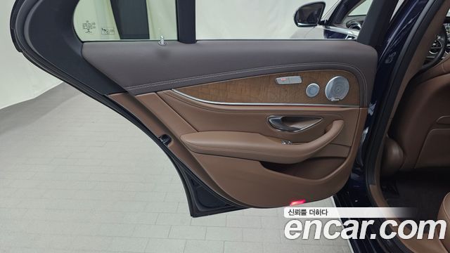 Mercedes-Benz E-Class (W213) E300 4MATIC Exclusive 2019 — фото 25