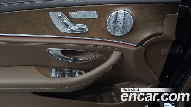 Mercedes-Benz E-Class (W213) E300 4MATIC Exclusive 2019 — фото 28
