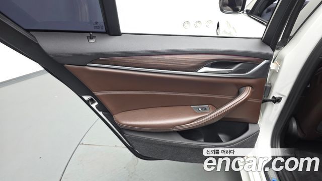 BMW 5 Series (G30) 530i M Sport Package Plus 2017 — фото 24