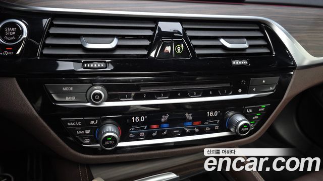 BMW 5 Series (G30) 530i M Sport Package Plus 2017 — фото 32
