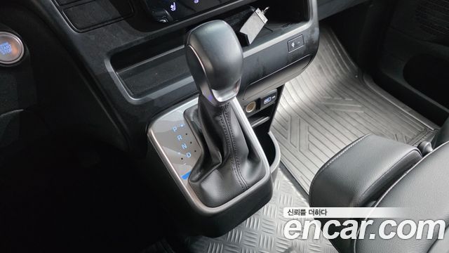 Hyundai Staria Cargo 3-Seater Modern 2024 — фото 9