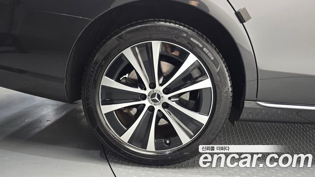 Mercedes-Benz E-Class (W213) E300e 4MATIC Exclusive 2021 — фото 5