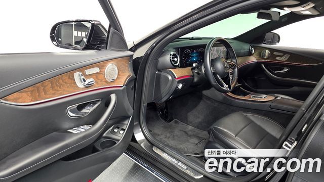 Mercedes-Benz E-Class (W213) E300e 4MATIC Exclusive 2021 — фото 10