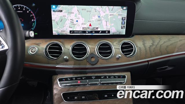 Mercedes-Benz E-Class (W213) E300e 4MATIC Exclusive 2021 — фото 12