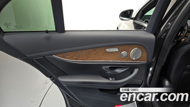 Mercedes-Benz E-Class (W213) E300e 4MATIC Exclusive 2021 — фото 25