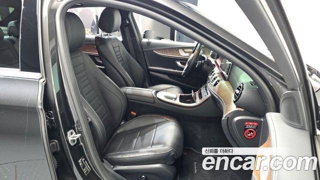 Mercedes-Benz E-Class (W213) E300e 4MATIC Exclusive 2021 — фото 26