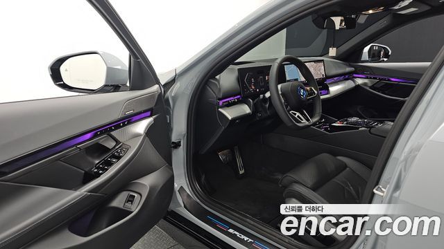 BMW 5 Series (G60) 530i xDrive M Sport 2025 — фото 11