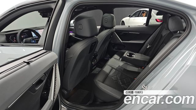 BMW 5 Series (G60) 530i xDrive M Sport 2025 — фото 12