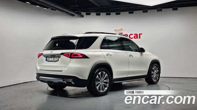 Mercedes-Benz GLE-Class (W167) GLE300d 4MATIC 2023 — фото 2