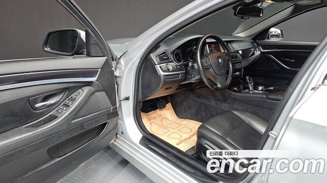 BMW 5 Series (F10) 520d xDrive 2015 — фото 10