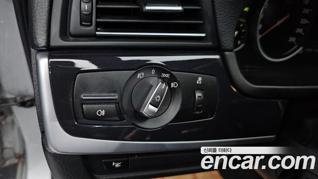BMW 5 Series (F10) 520d xDrive 2015 — фото 14