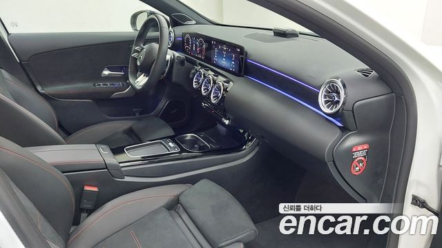 Mercedes-Benz A-Class (W177) AMG A45 4MAITC+ Hatchback 2025 — фото 17