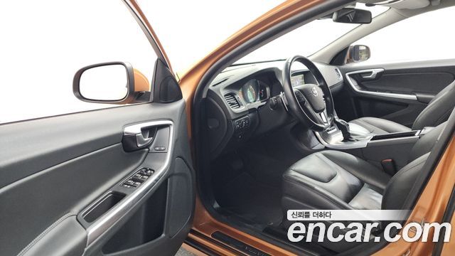 Volvo S60 D2 2nd 2014 — фото 10