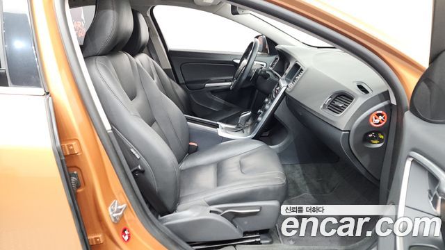 Volvo S60 D2 2nd 2014 — фото 15