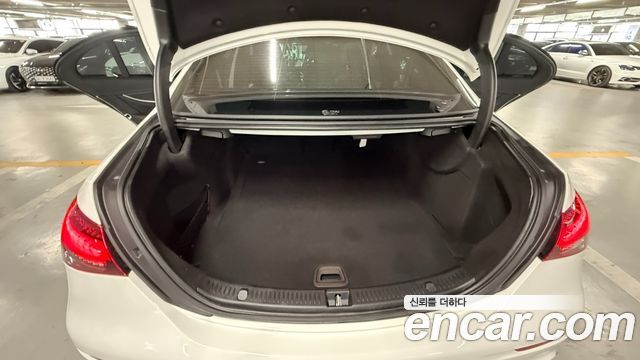 Mercedes-Benz E-Class (W213) E220d 4MATIC AMG Line 2022 — фото 18