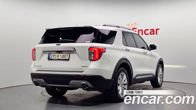 Ford Explorer (VI) 2.3 LimIted 4WD 2023 — фото 2