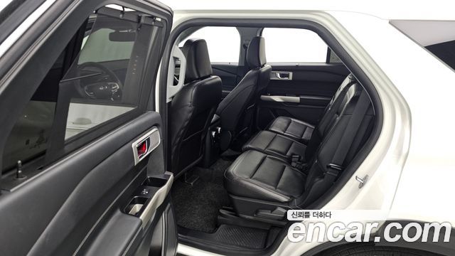 Ford Explorer (VI) 2.3 LimIted 4WD 2023 — фото 11