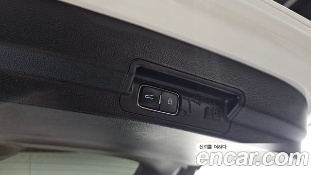 Ford Explorer (VI) 2.3 LimIted 4WD 2023 — фото 16