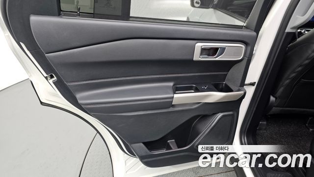 Ford Explorer (VI) 2.3 LimIted 4WD 2023 — фото 25
