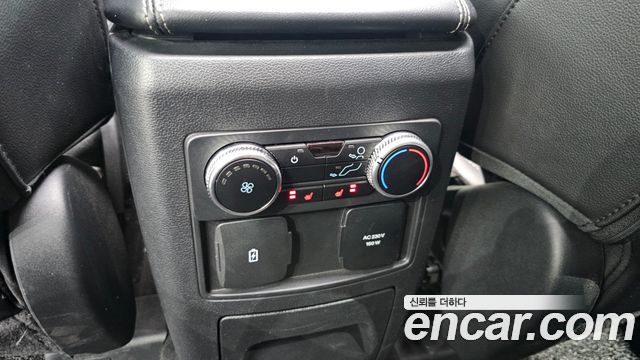 Ford Explorer (VI) 2.3 LimIted 4WD 2023 — фото 31
