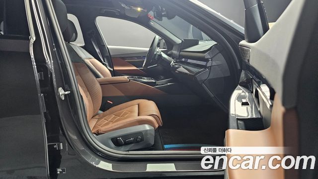 BMW 5 Series (G60) 530i xDrive M Sport Pro Special Edition 2025 — фото 26