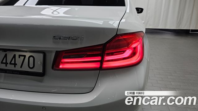 BMW 5 Series (G30) 530i xDrive Luxury Plus 2018 — фото 23