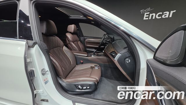 BMW 6 Series GT (G32) 640i xDrive M Sport 2020 — фото 10