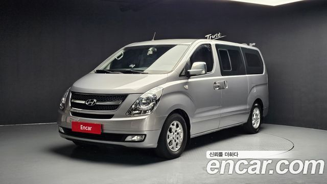Hyundai Grand Starex 5-Seater VAN CVX Luxury