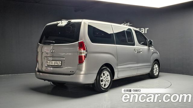 Hyundai Grand Starex 5-Seater VAN CVX Luxury 2014 — фото 2