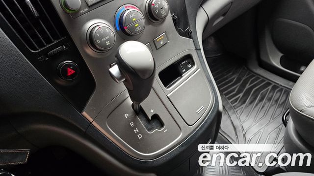 Hyundai Grand Starex 5-Seater VAN CVX Luxury 2014 — фото 9
