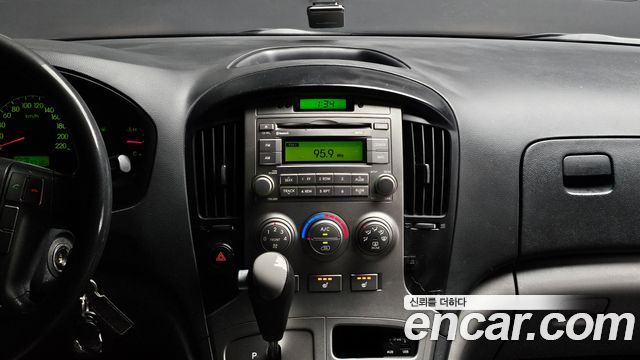 Hyundai Grand Starex 5-Seater VAN CVX Luxury 2014 — фото 14