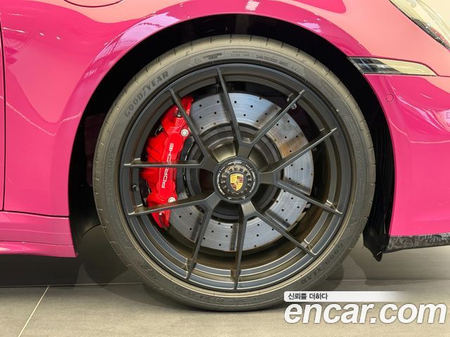 Porsche 911 (992) Targa 4 GTS 2025 — фото 6