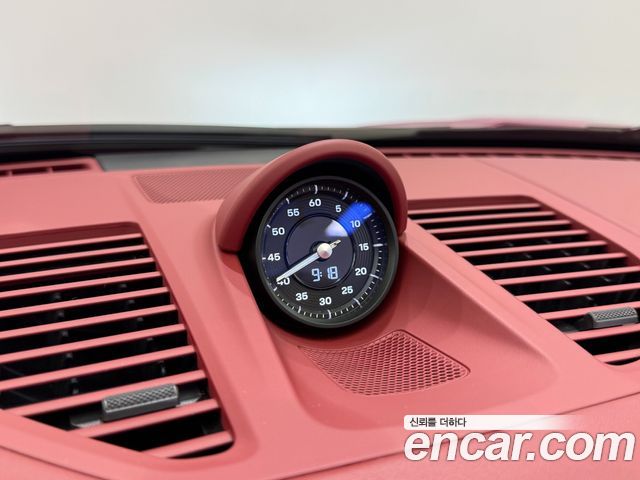 Porsche 911 (992) Targa 4 GTS 2025 — фото 16