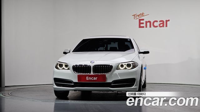BMW 5 Series (F10) 528i 2015 — фото 3