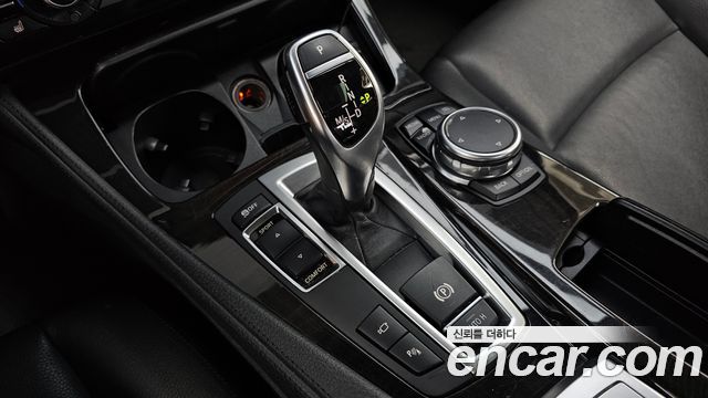 BMW 5 Series (F10) 528i 2015 — фото 9