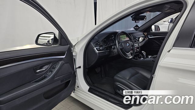BMW 5 Series (F10) 528i 2015 — фото 10