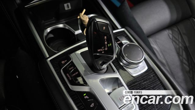 BMW 7 Series (G11) 740d xDrive M Sport 2016 — фото 9
