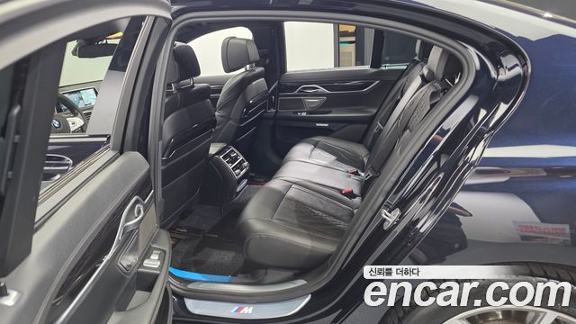 BMW 7 Series (G11) 740d xDrive M Sport 2016 — фото 11