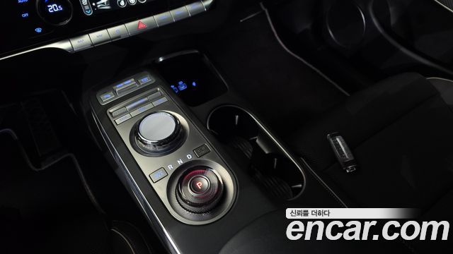 Genesis GV70 2.5T Gasoline 2WD 2024 — фото 9
