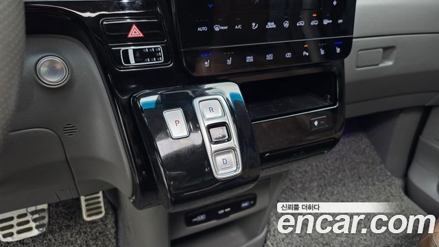 Hyundai Staria 4WD Lounge 9-Seater Inspiration 2023 — фото 9